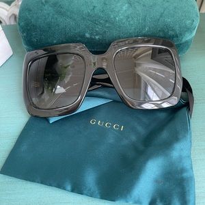 Gucci GG00535 Oversized Square Frame Sunglasses